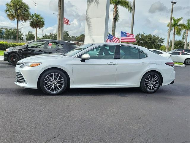 2023 toyota camry hybrid xle