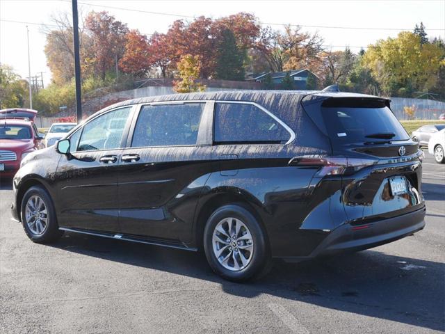 2023 toyota sienna xle 7 passenger
