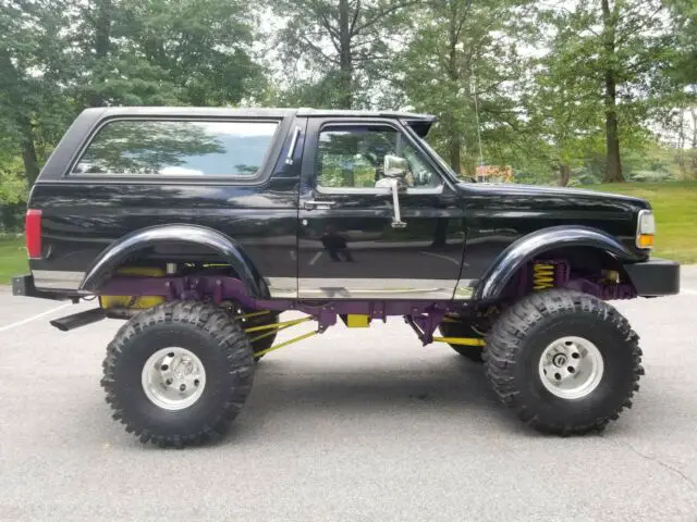 1993 ford bronco xlt * monster * show truck *19k original miles*