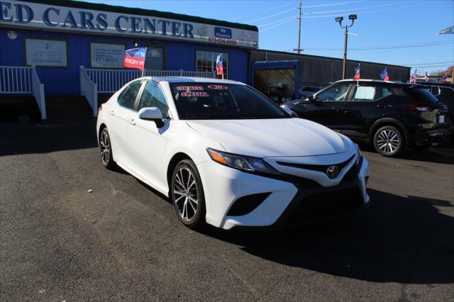 2020 toyota camry se