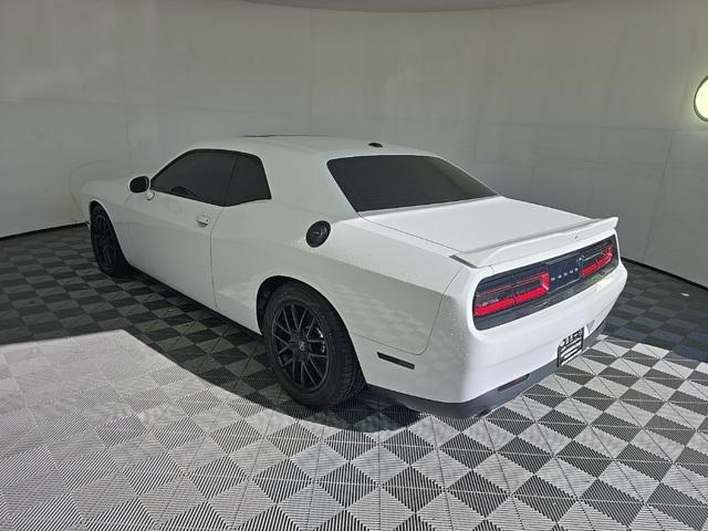 2018 dodge challenger sxt