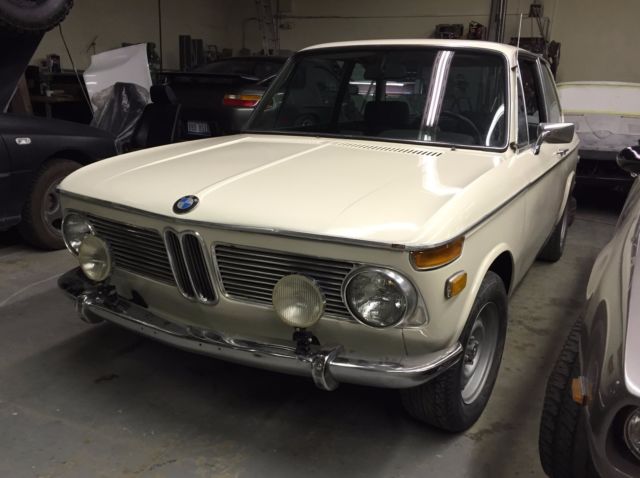 1971 bmw 2002 cream 4 speed manual roundie (round tail lights)