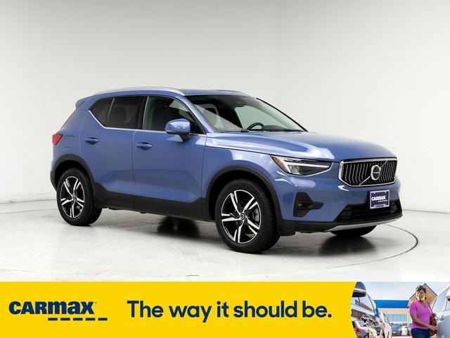 2023 volvo xc40 b5 plus bright theme