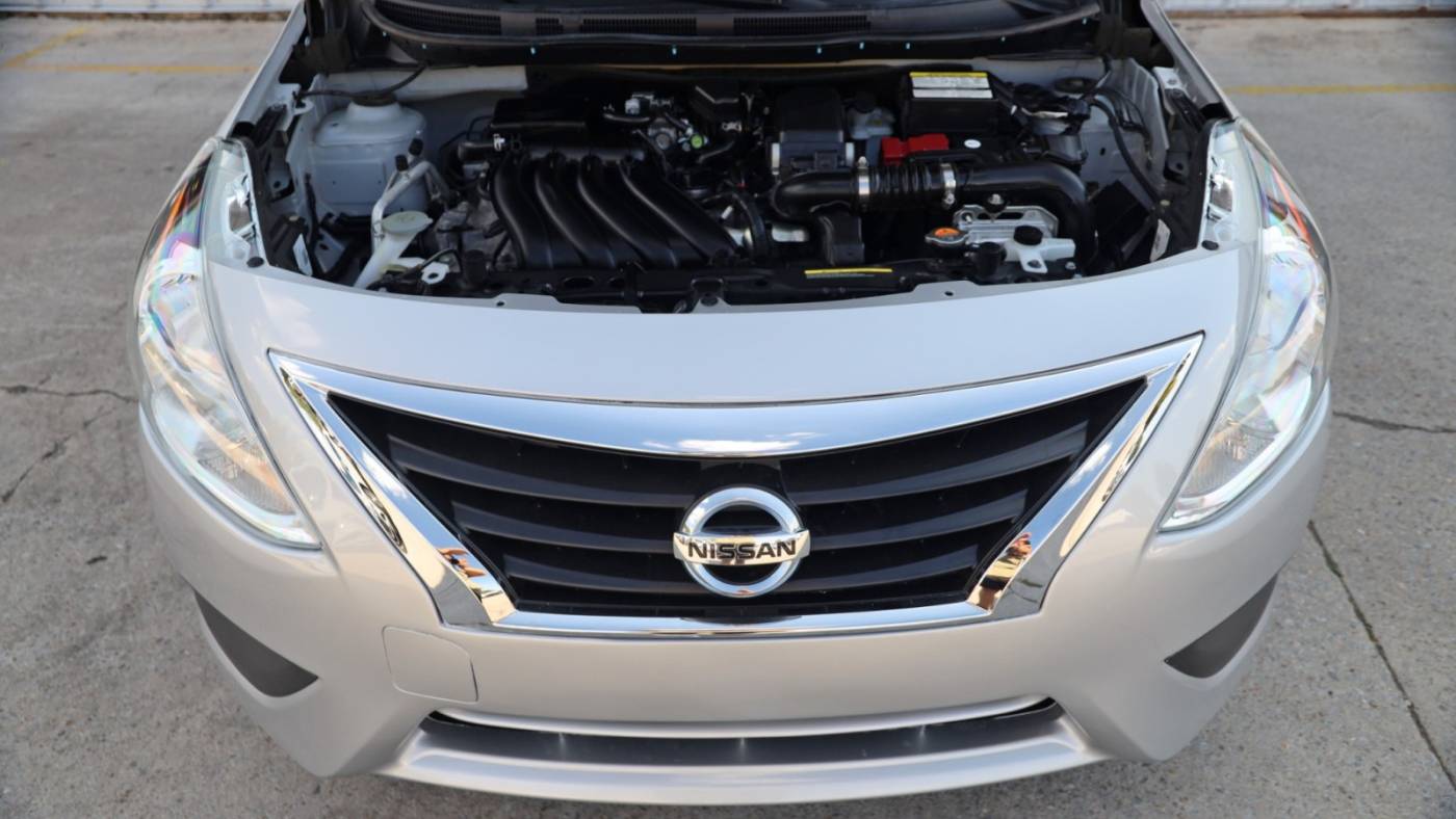 2019 nissan versa sv
