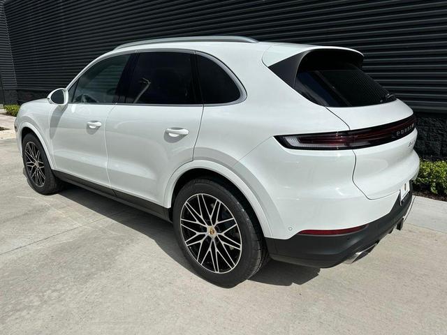 2024 porsche cayenne base