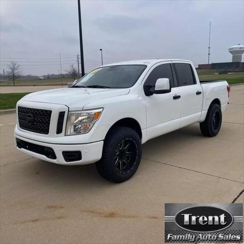 2018 nissan titan sv