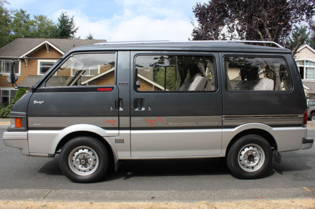 mazda bongo limited 1990 4wd turbo diesel, maniual f5, only 31ml!! 8 seats