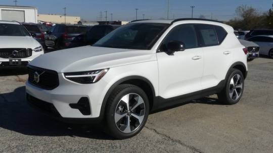2025 Volvo XC40