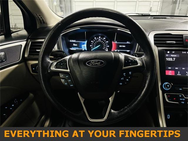 2017 ford fusion se