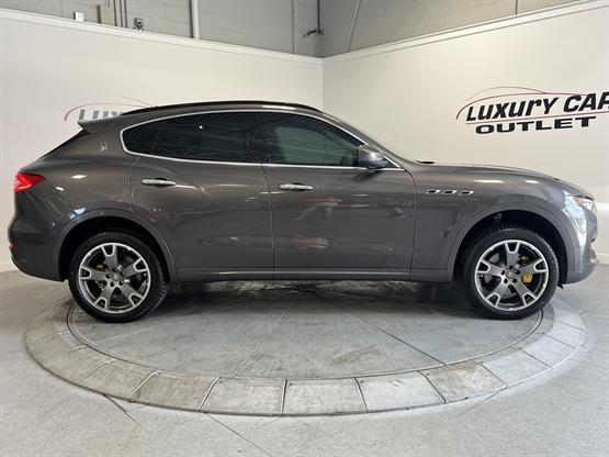 2017 maserati levante base
