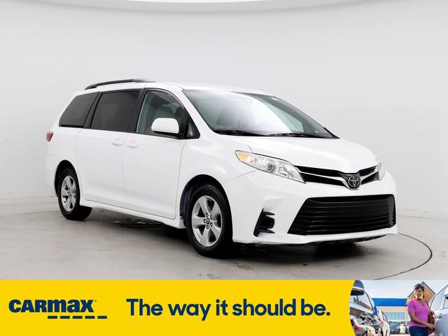2019 toyota sienna le