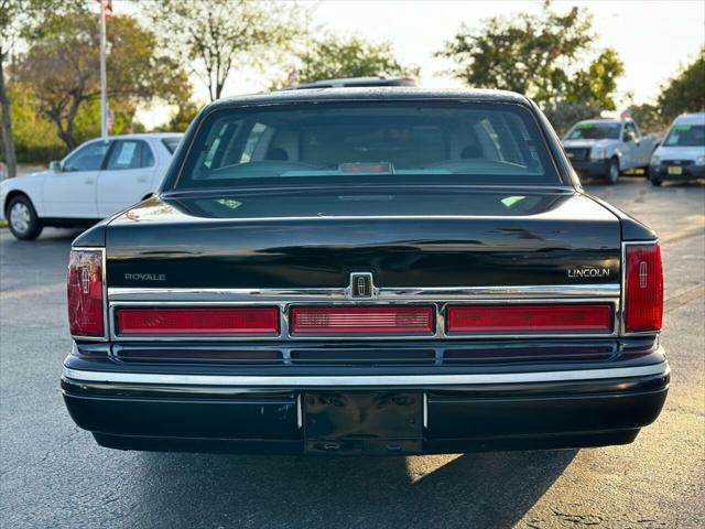 1996 lincoln town car executive 4dr sedan