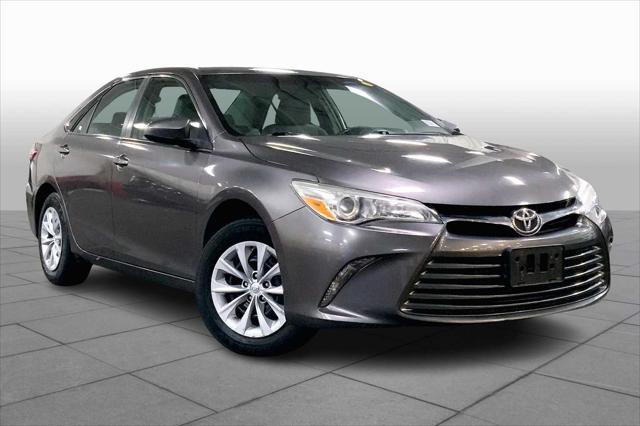 2017 toyota camry le
