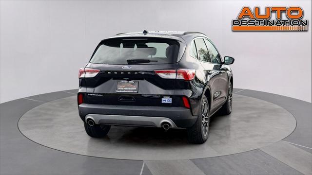 2022 ford escape titanium