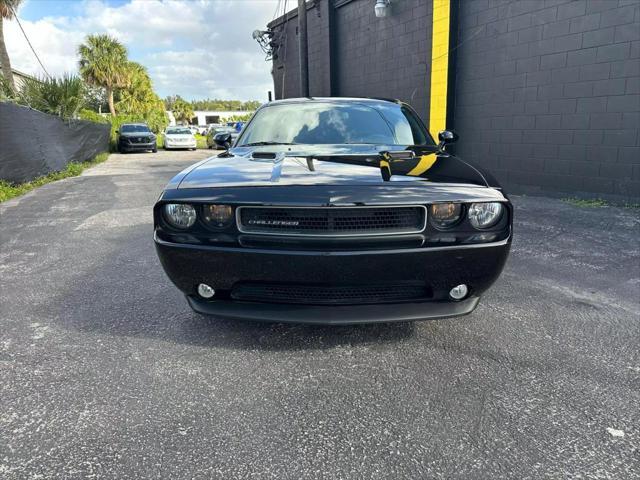 2012 dodge challenger sxt