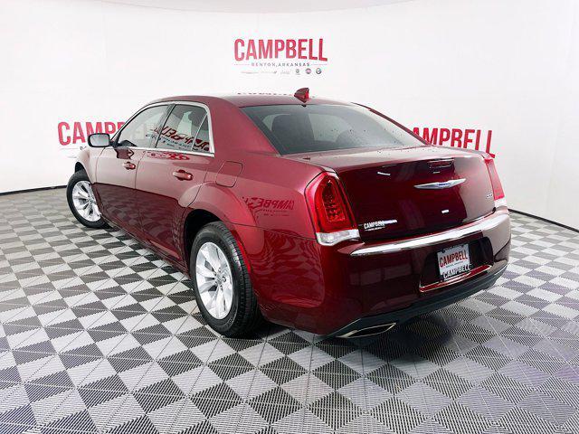 2023 chrysler 300 touring