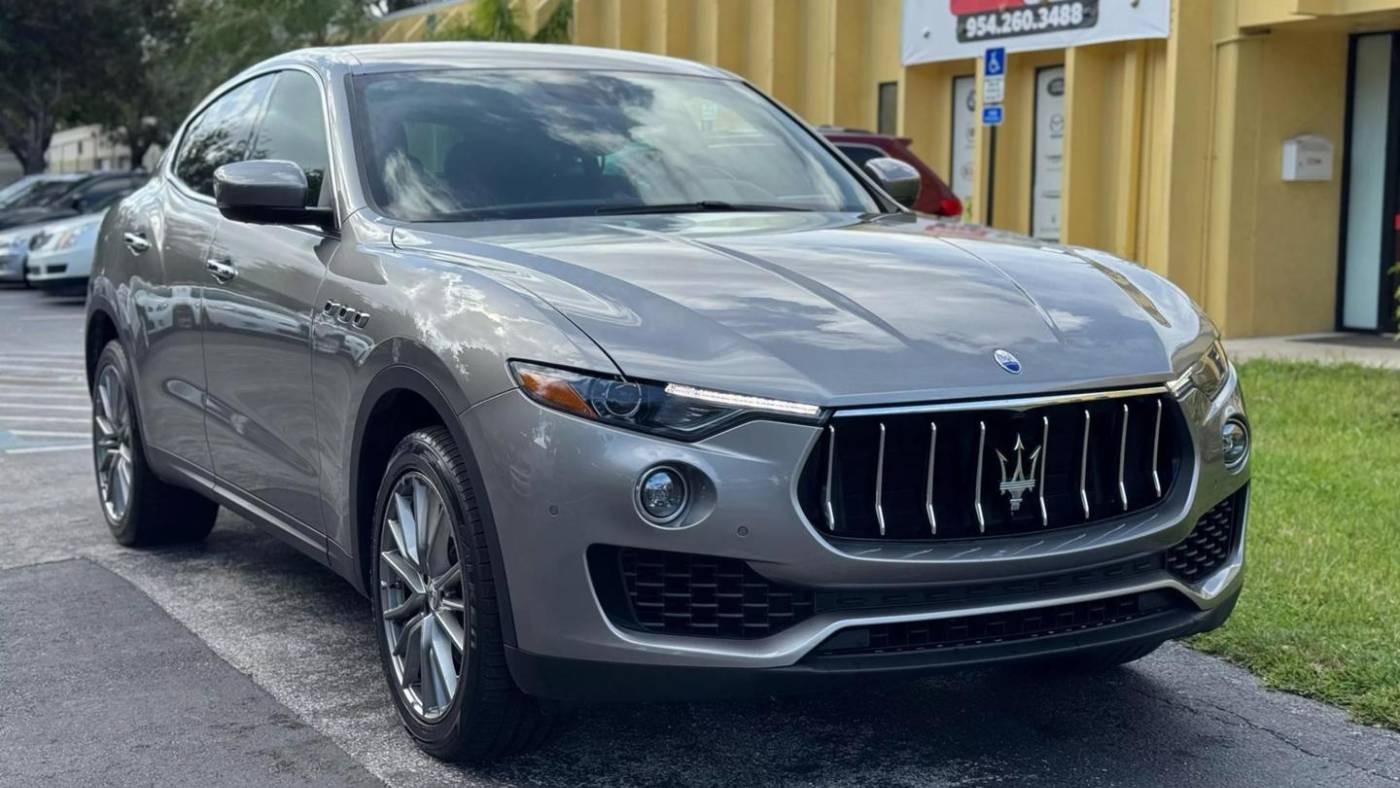 2018 maserati levante base