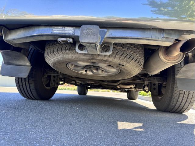 2000 toyota land cruiser base