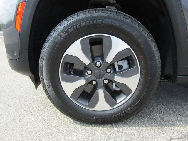 2022 jeep grand cherokee 4xe base