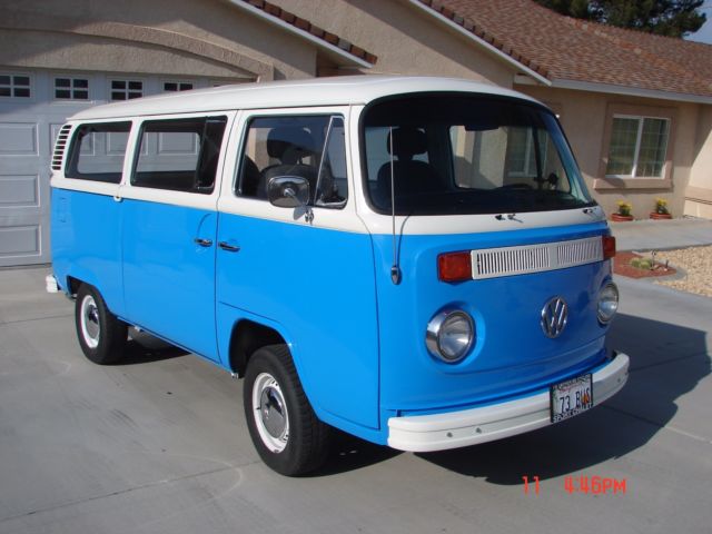 1973 volkswagen bus/vanagon 2 tone
