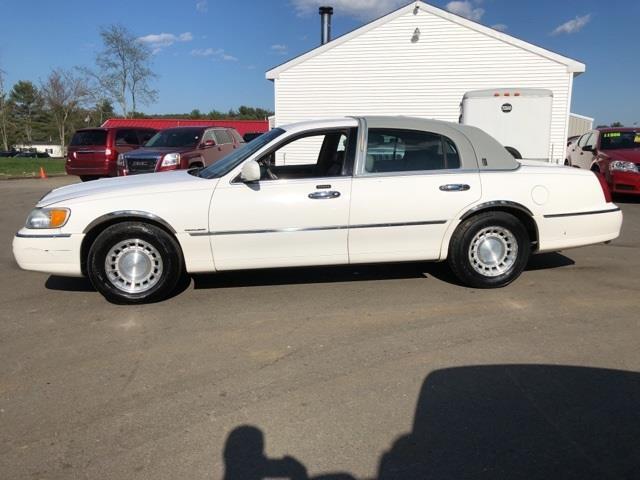 2002 lincoln town car executive executive 4dr sedan w/ limousine builder package for sale in epsom, new hampshire