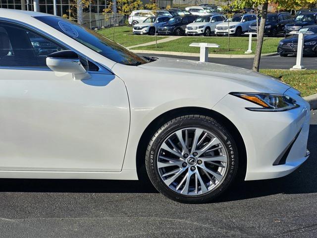 2021 lexus es 300h base