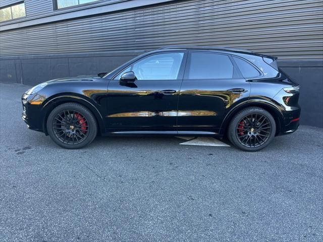 2021 porsche cayenne gts