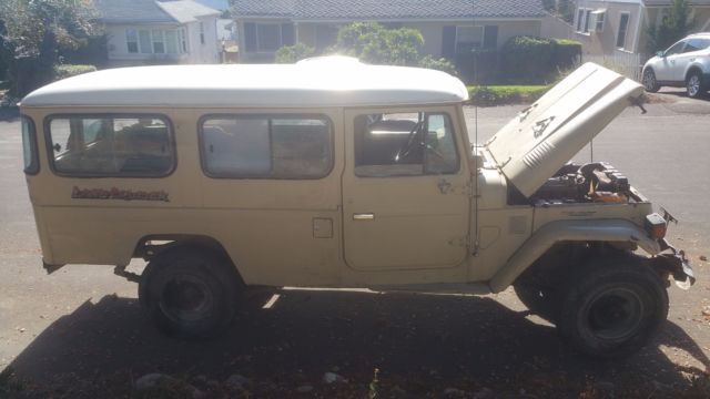 1982 toyota land cruiser fj45 troopy. lhd