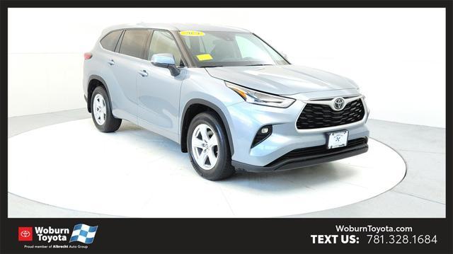 2021 toyota highlander le