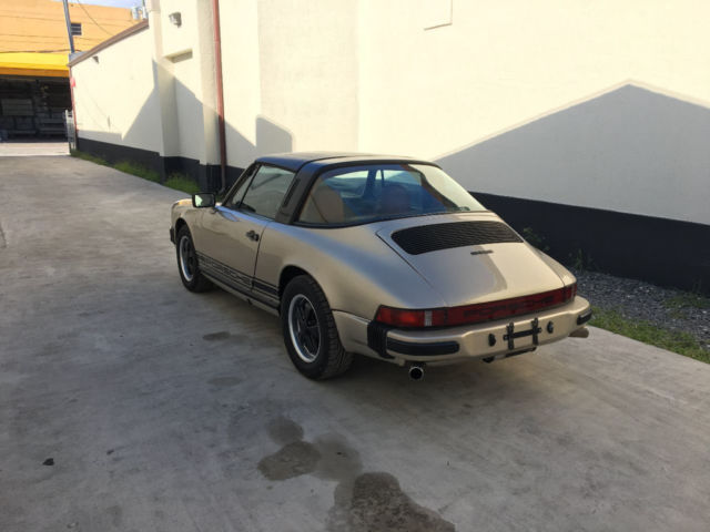 1976 911s targa - custom interior