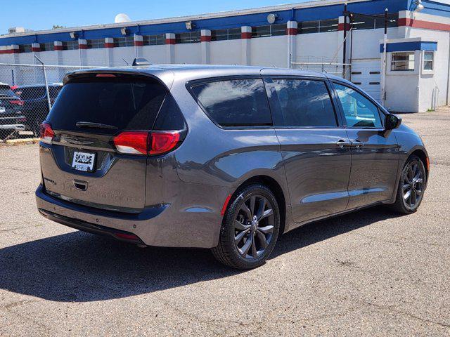 2020 chrysler pacifica touring