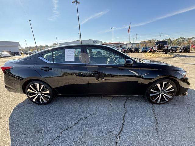 2022 nissan altima sr fwd
