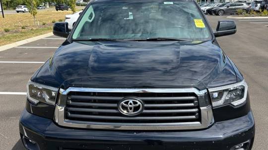 2018 toyota sequoia sr5