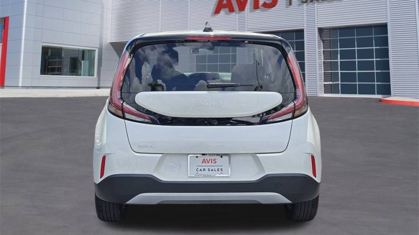 2023 kia soul lx