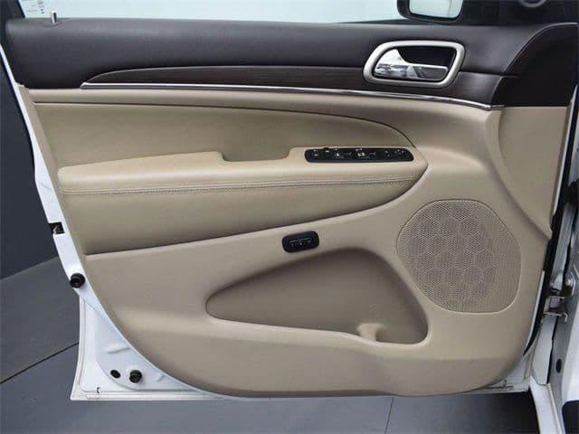 2017 jeep grand cherokee overland 4x4 in brunswick, ohio