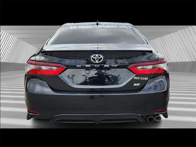 2021 toyota camry se