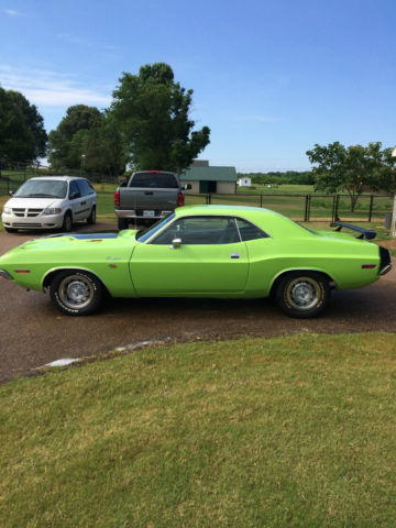 1970 dodge challenger 440 with 4 speed restored