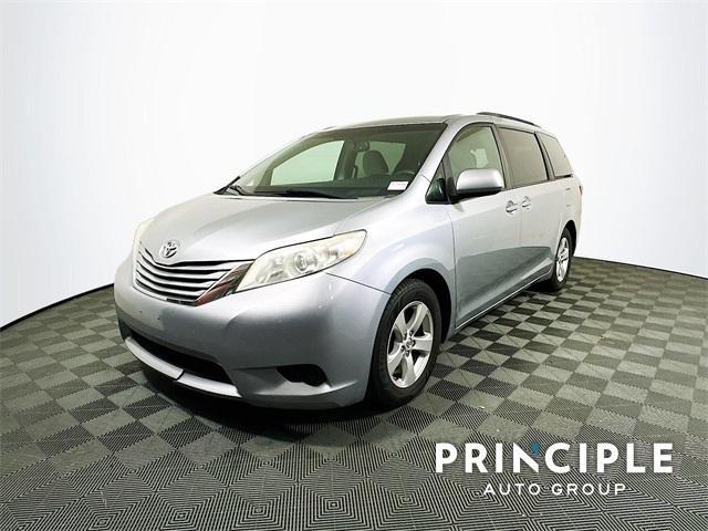 2016 toyota sienna le
