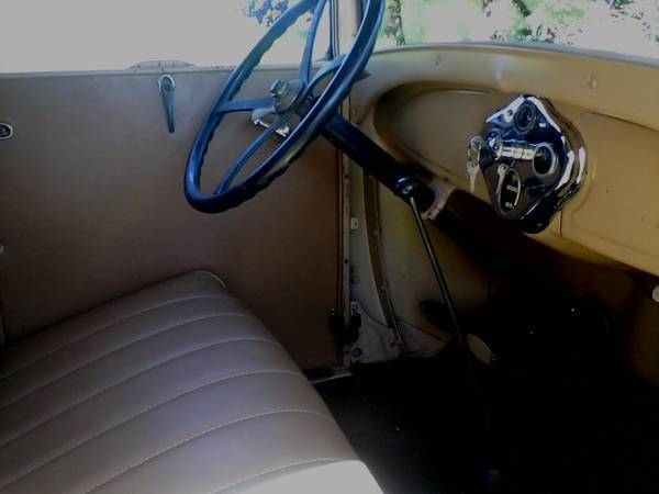 deluxe sports couple with rumble seat