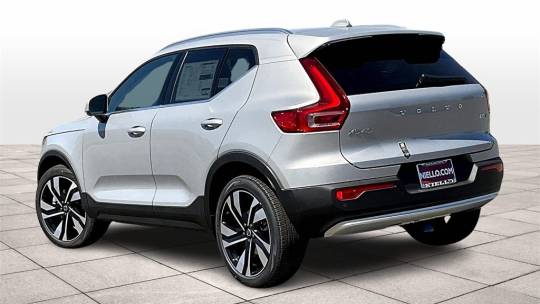 2025 Volvo XC40