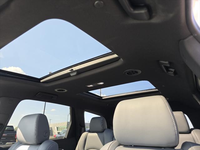 2023 buick enclave essence awd
