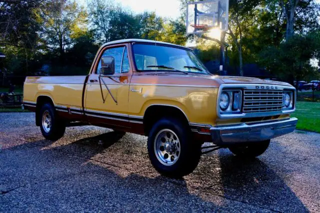 1977 dodge d200! rust free, factory 440, classic truck