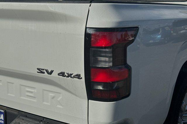 2022 nissan frontier sv