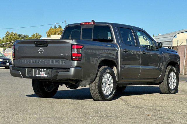 2022 nissan frontier sv