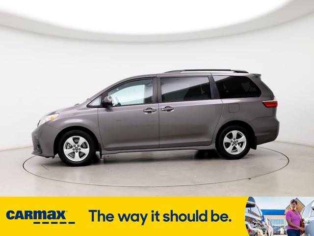 2018 toyota sienna le