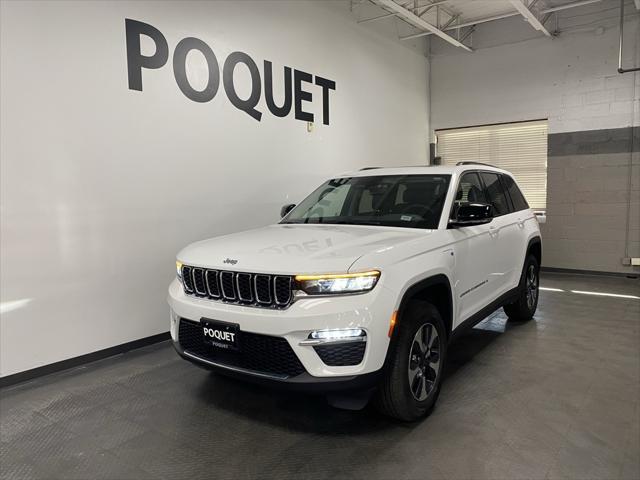 2022 jeep grand cherokee 4xe base