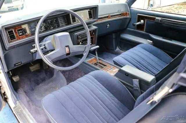 1984 base 2dr coupe used 5l v8 16v automatic rwd
