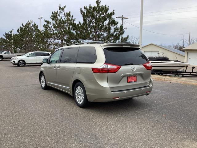 2016 toyota sienna xle