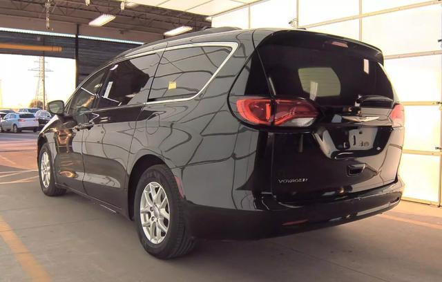 2021 chrysler voyager lxi