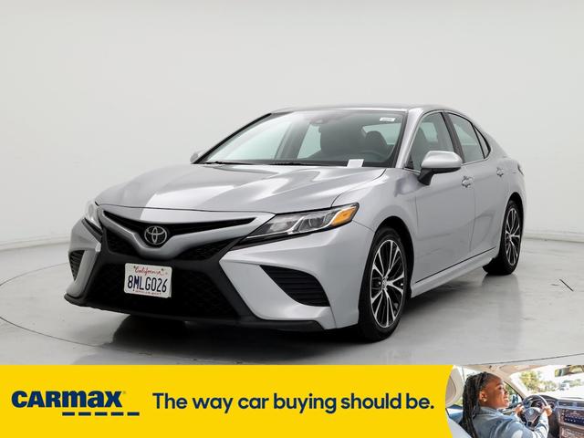 2019 toyota camry se